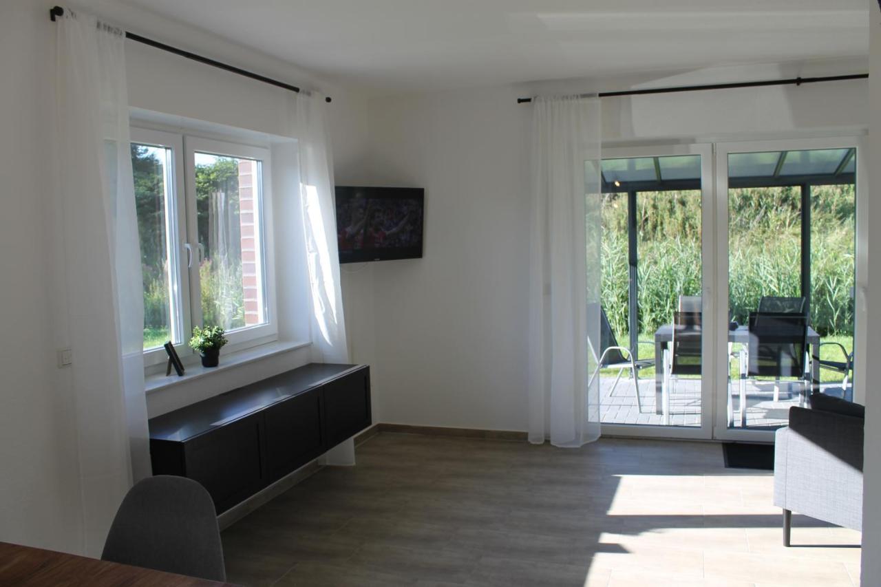 Ferienhaus Am Seedeich Емден Екстериор снимка
